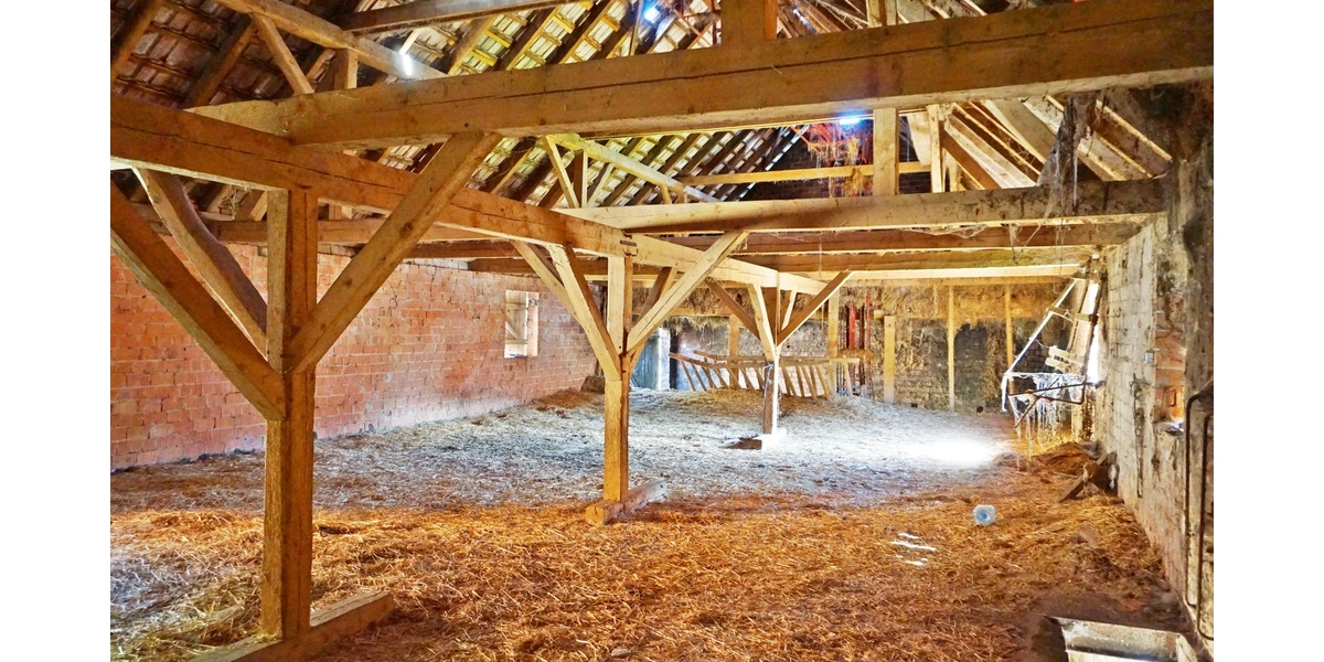 Großer Resthof mit 2 Fam.Haus, Stallungen, Scheune, Garagen & ca. 2.300m² Grundstück - Bauernhaus, Landhaus Wolfhagen | Angebot:26991162