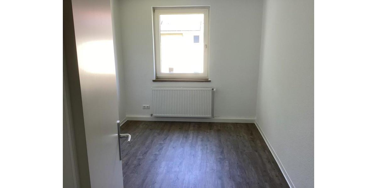 Etagenwohnung Kassel Niederzwehren - 4 Zimmer, 68 m&sup2;, 705&euro; | Angebot:26703065