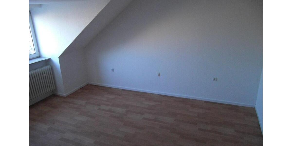 Dachgeschoßwohnung Kassel Fasanenhof - 3 Zimmer, 55 m&sup2;, 460&euro; | Angebot:24565693