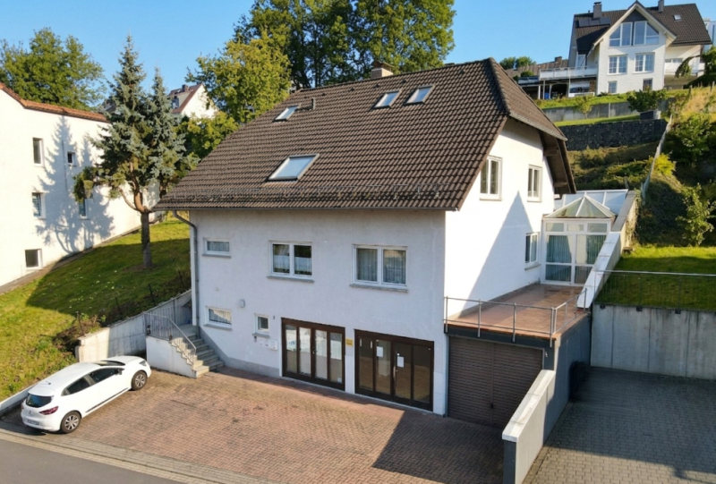 Einfamilienhaus Melsungen - 7 Zimmer, 314 m&sup2;, 385.000&euro; | Angebot:26762333