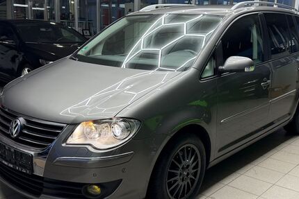 VW Touran 127.205 km 6.499 &euro; Niestetal 34266