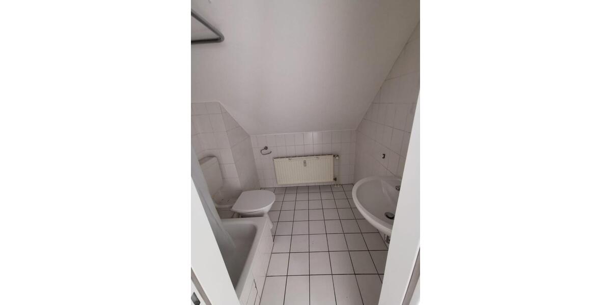 Dachgeschoßwohnung Kassel Philippinenhof-Warteberg - 2 Zimmer, 33 m&sup2;, 79.000&euro; | Angebot:27204276