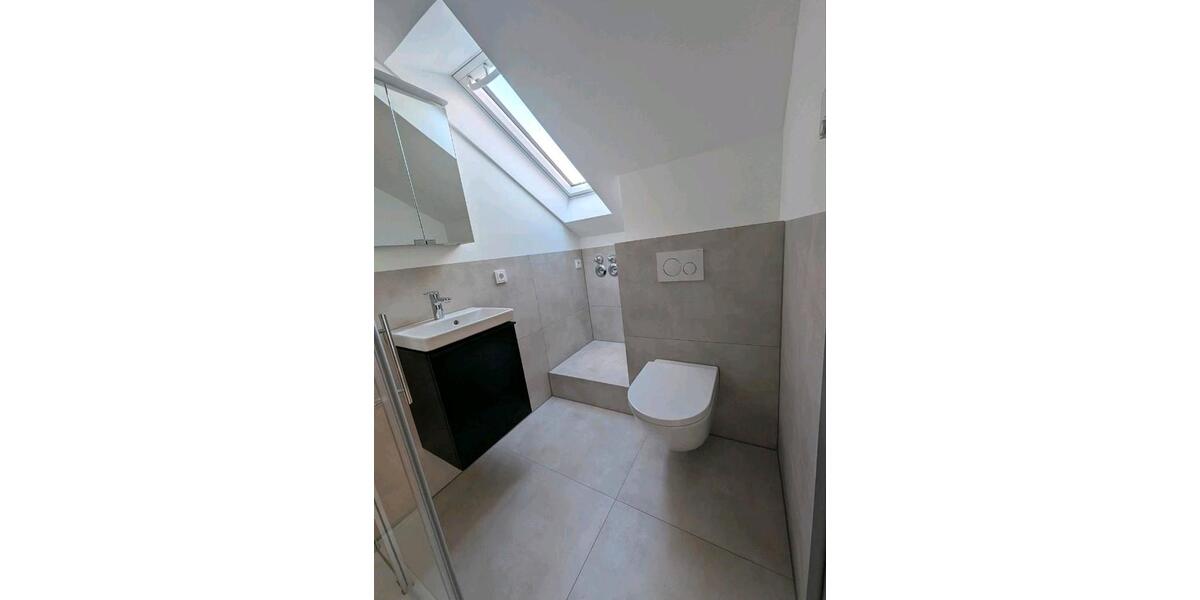 Dachgeschoßwohnung Bad Emstal - 4 Zimmer, 130 m&sup2;, 1.550&euro; | Angebot:26283672