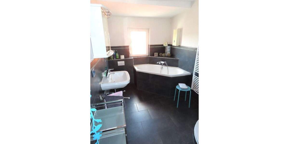 Mehrfamilienhaus, Wohnhaus Nieste - 6 Zimmer, 140 m&sup2;, 115.000&euro; | Angebot:25834715