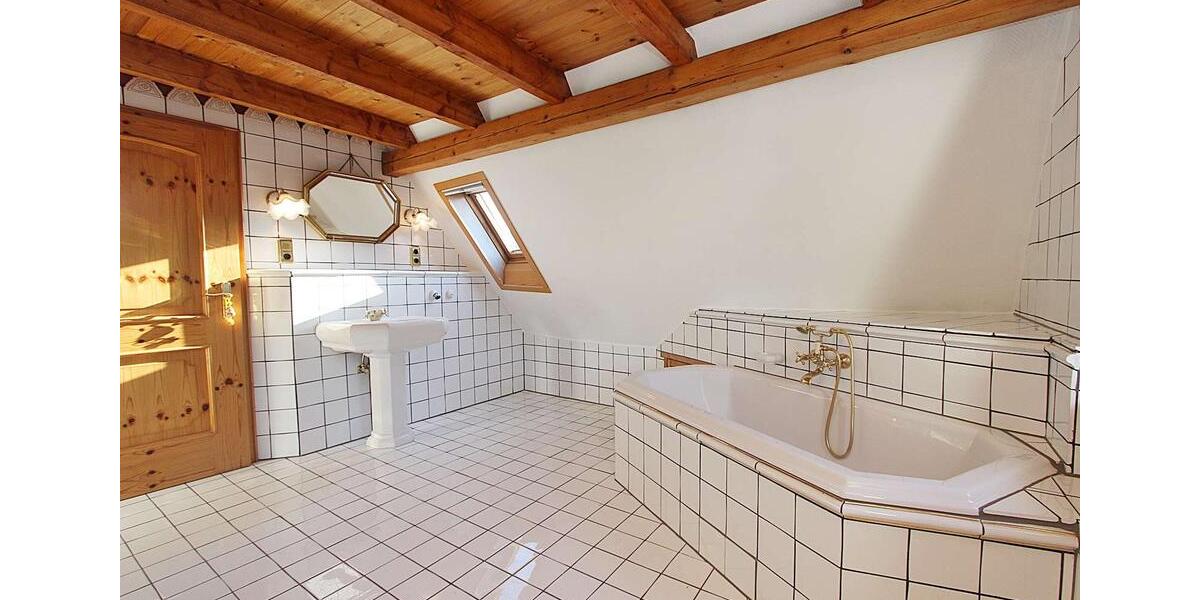 Etagenwohnung Kassel Bad Wilhelmshöhe - 3 Zimmer, 96 m&sup2;, 980&euro; | Angebot:25752444