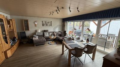WOHNEN MIT KAMIN UND GROßEM BALKON - Etagenwohnung Bad Emstal | Angebot:26316110
