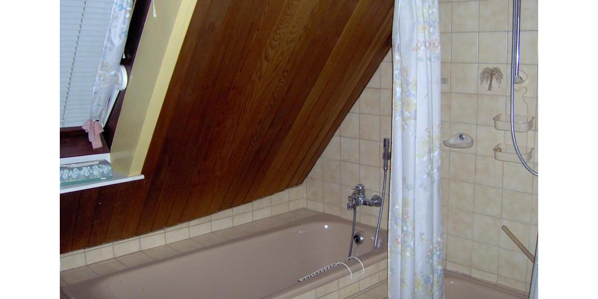 Fachwerkhaus 150m² 10-Z + 2-Bäder + 60m² Nutz- u. Wirtschafsfläch 10 zimmer