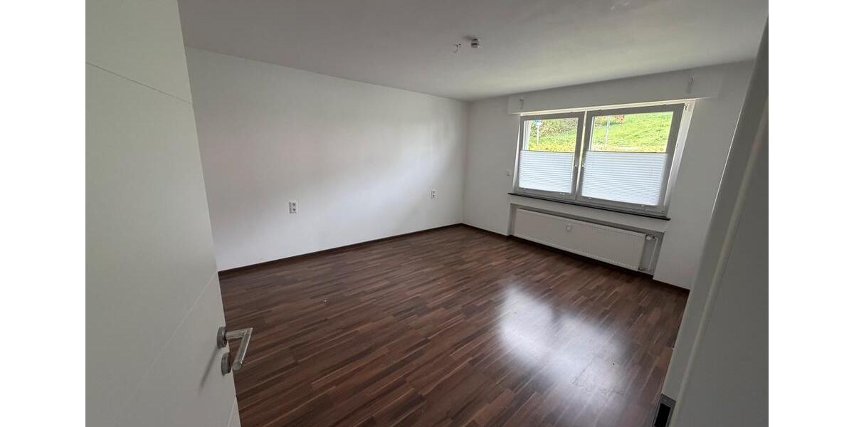 Erdgeschoßwohnung Kassel Philippinenhof-Warteberg - 3 Zimmer, 120 m&sup2;, 1.050&euro; | Angebot:26223357