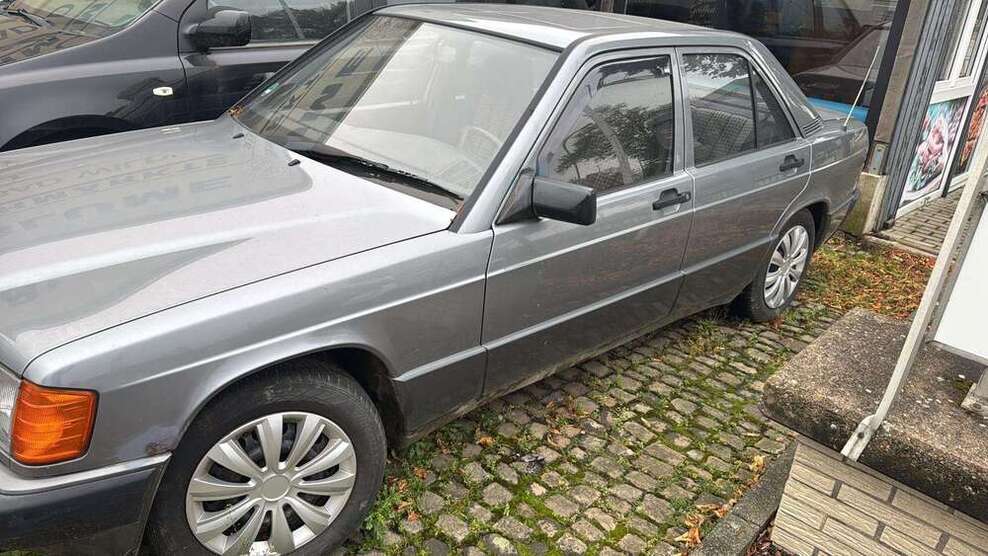 Mercedes-Benz 190 365.670 km 1.999 € Borgentreich 34434