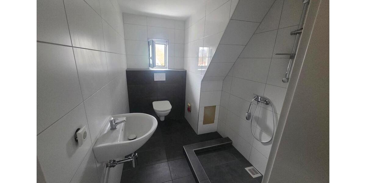 Dachgeschoßwohnung Kassel Bettenhausen - 3 Zimmer, 60 m&sup2;, 800&euro; | Angebot:26241360