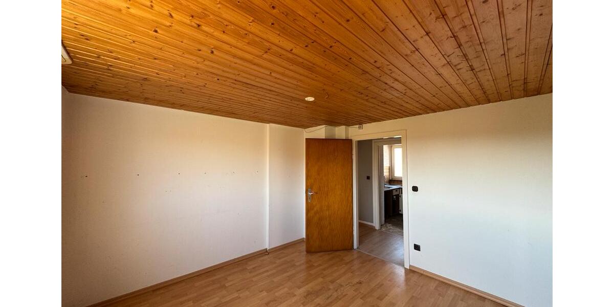 Dachgeschoßwohnung Edermünde - 4 Zimmer, 81 m&sup2;, 650&euro; | Angebot:26129450