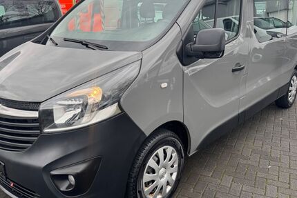 Opel Vivaro 162.873 km 14.950 &euro; Kaufungen (bei Kassel)­­­­­­­­­­­­ 34260