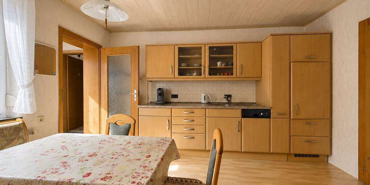 Mehrfamilienhaus, Wohnhaus Calden - 9 Zimmer, 220 m&sup2;, 255.000&euro; | Angebot:26824874