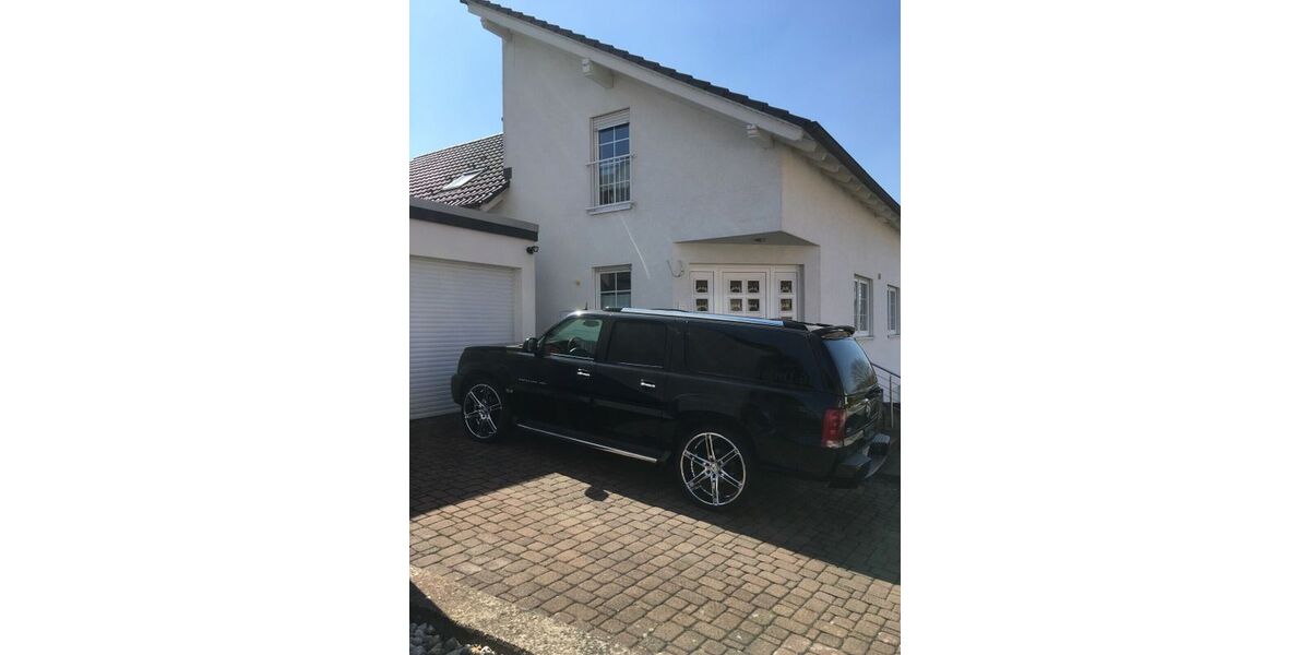 Cadillac Escalade 200.100 km 22.999 € Lohfelden 34253