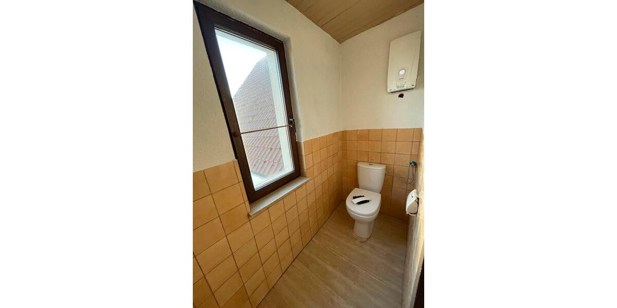 Schönes Einfamilienhaus mit Balkon , Garten, Garage 5 zimmer