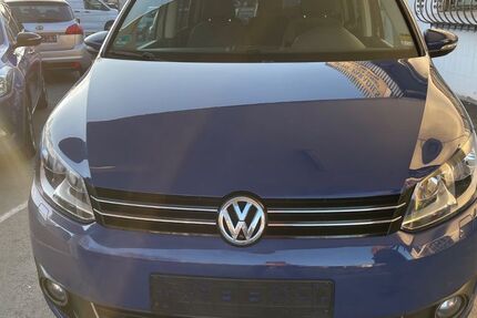 VW Touran 319.000 km 4.399 &euro; Kassel 34125
