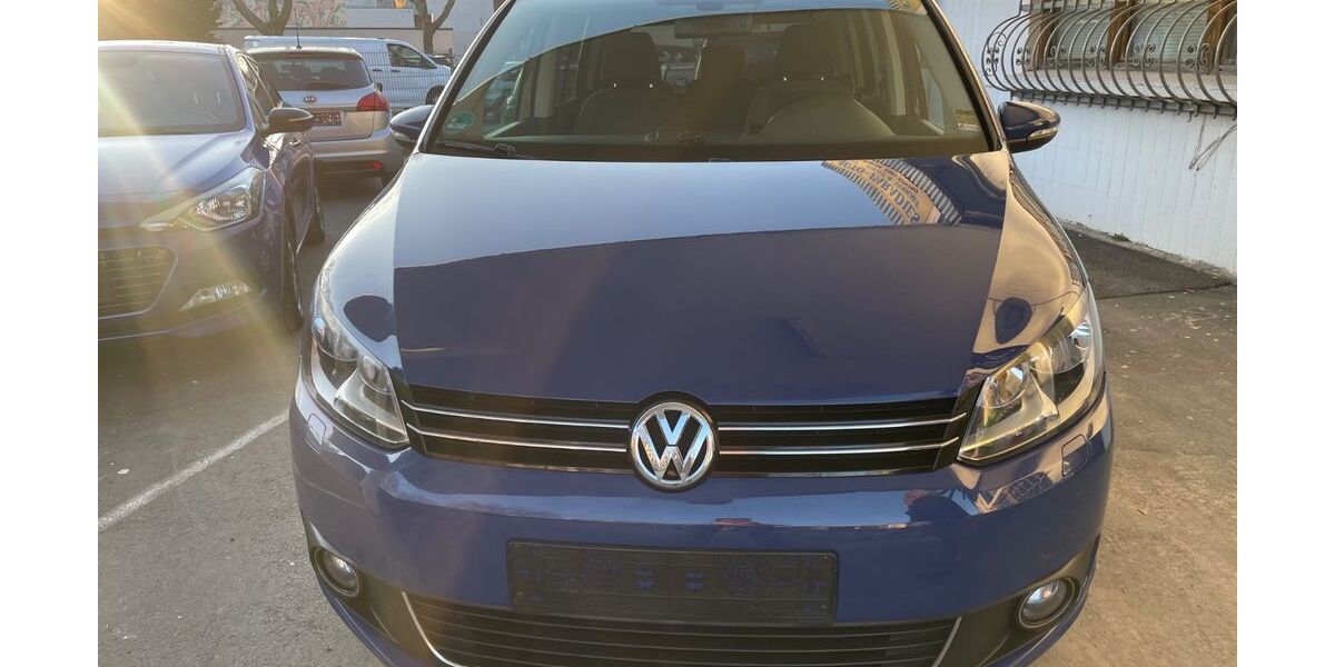 VW Touran 319.000 km 4.399 &euro; Kassel 34125