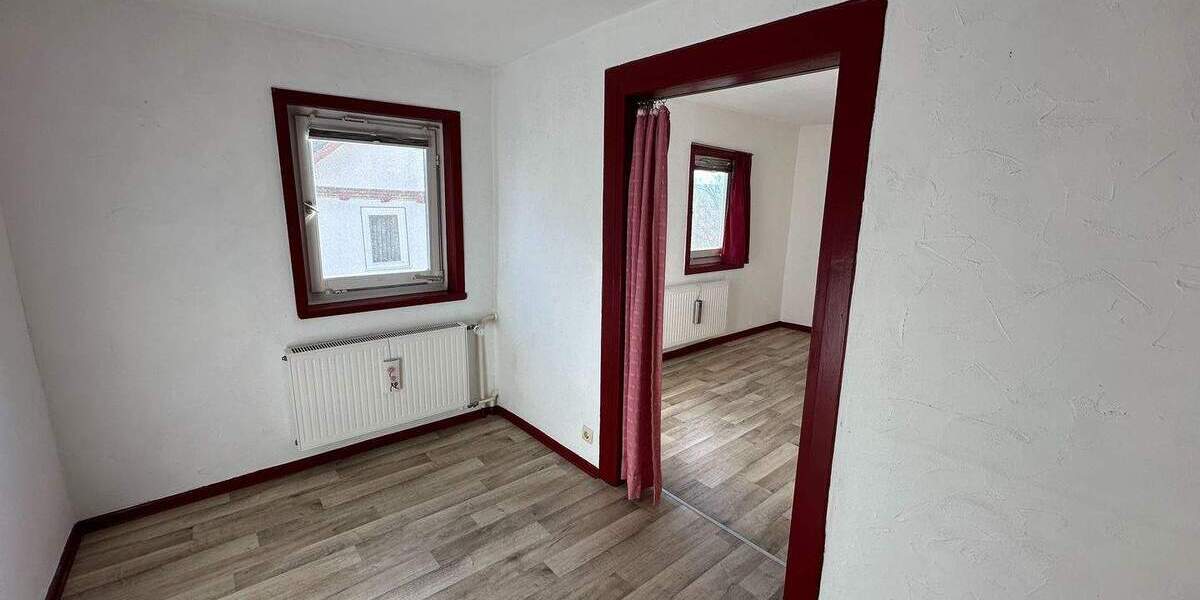 Einfamilienhaus Fritzlar - 6 Zimmer, 145 m&sup2;, 150.000&euro; | Angebot:25670489