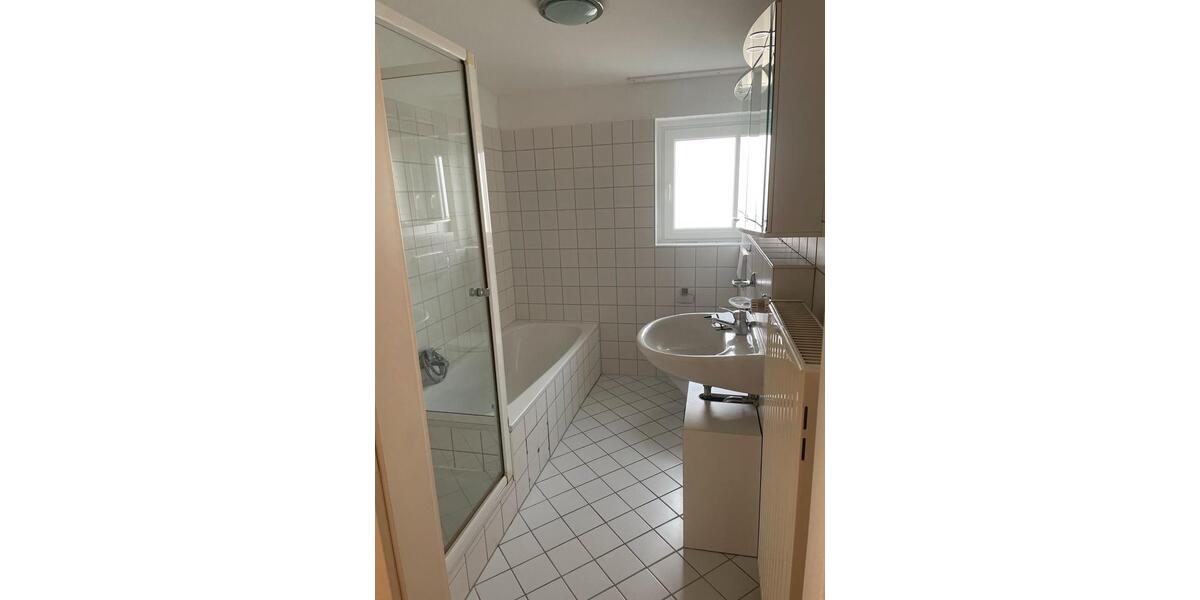 Etagenwohnung Lohfelden - 2 Zimmer, 63 m&sup2;, 750&euro; | Angebot:24893222