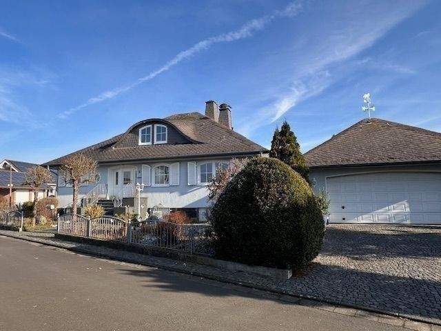 Einfamilienhaus Gudensberg Obervorschütz - 7 Zimmer, 285 m&sup2;, 595.000&euro; | Angebot:25929124