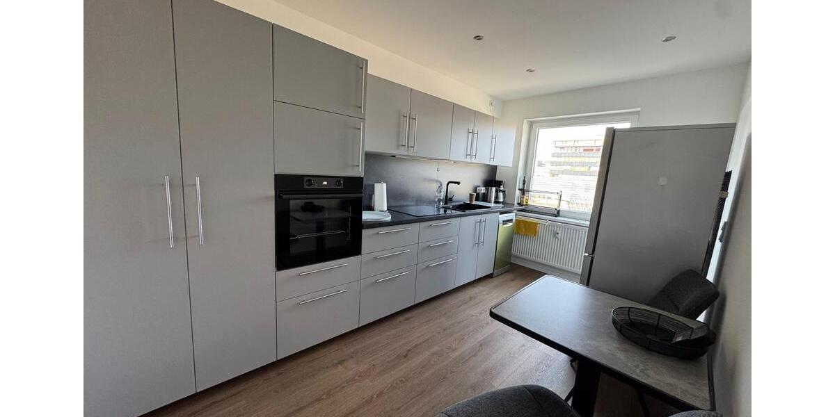 Etagenwohnung Baunatal - 3.5 Zimmer, 90 m&sup2;, 2.500&euro; | Angebot:24522860