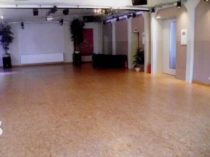  Wohn- Geschäftshaus, barrierefrei mit vielfältigen Nutzungsmöglichkeiten - Lage: - nördlich von Kassel - 1 zimmer