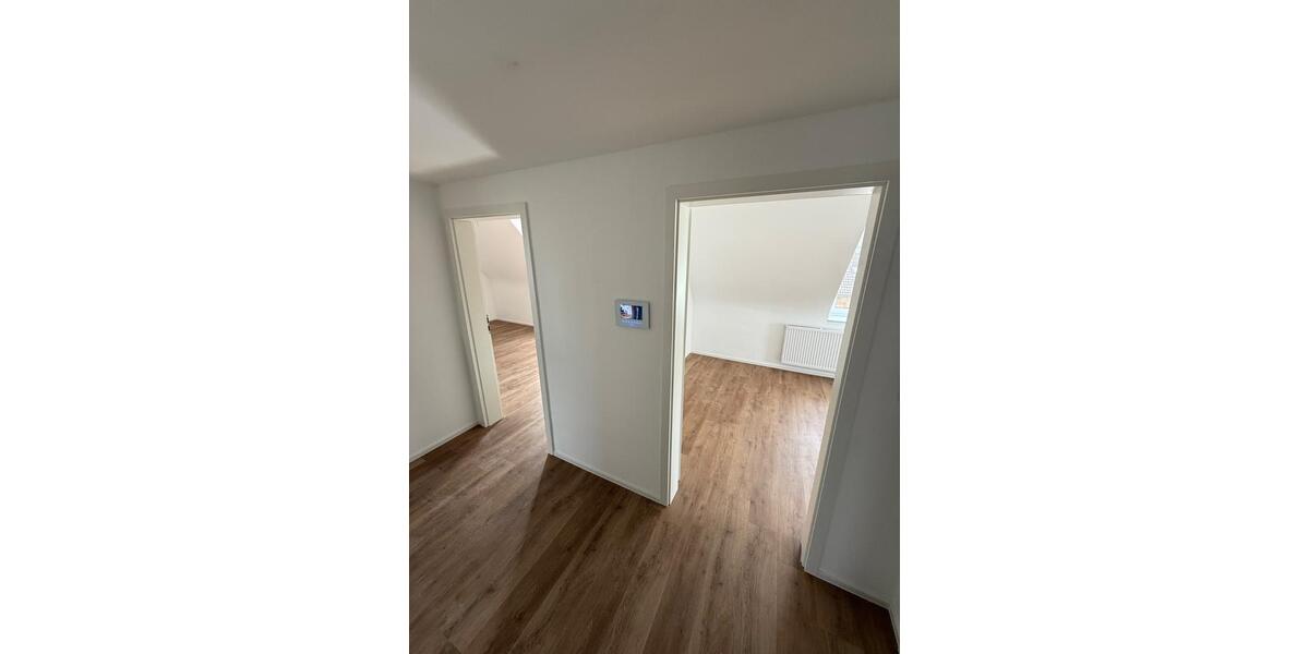 Dachgeschoßwohnung Kassel Niederzwehren - 2 Zimmer, 70 m&sup2;, 800&euro; | Angebot:26061117