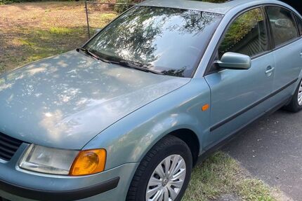 VW Passat 182.000 km 1.899 € Kassel 34117