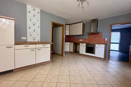 Haus Wolfhagen - 7 Zimmer, 200 m&sup2;, 980&euro; | Angebot:26136504