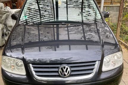 VW Touran 220.700 km 899 &euro; Kassel 34132