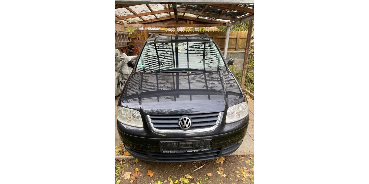VW Touran 220.700 km 899 &euro; Kassel 34132
