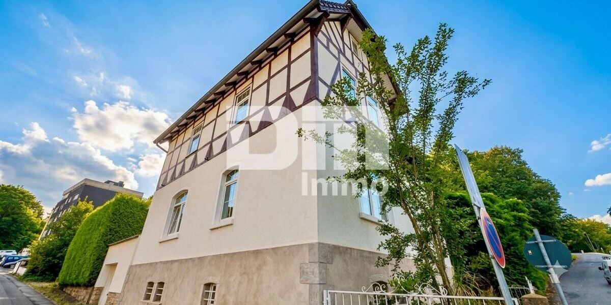 Sanierter Wohntraum mit Garten Terrasse und 2 Garagen + vielen Extras - Einfamilienhaus Witzenhausen | Angebot:27244520
