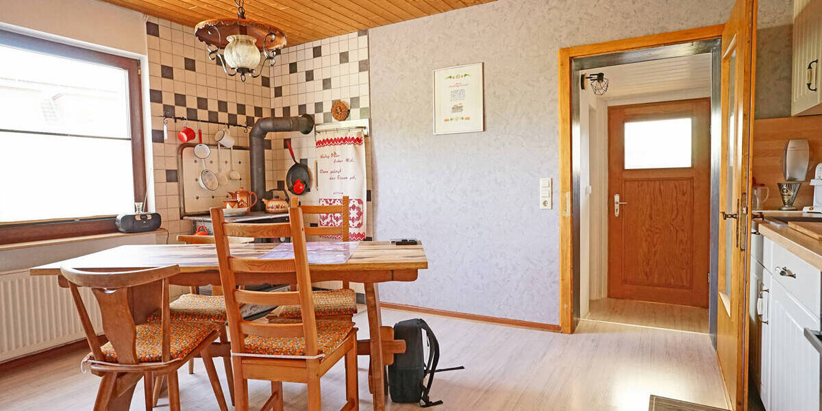 DAS BAUERNHAUS FÜR DIE GROSSE FAMILIE IM ORTSKERN VON VOLLMARSHAUSEN 8 zimmer