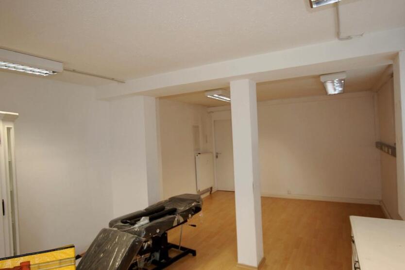 Gewerbeeinheit in Lohfelden zu vermieten