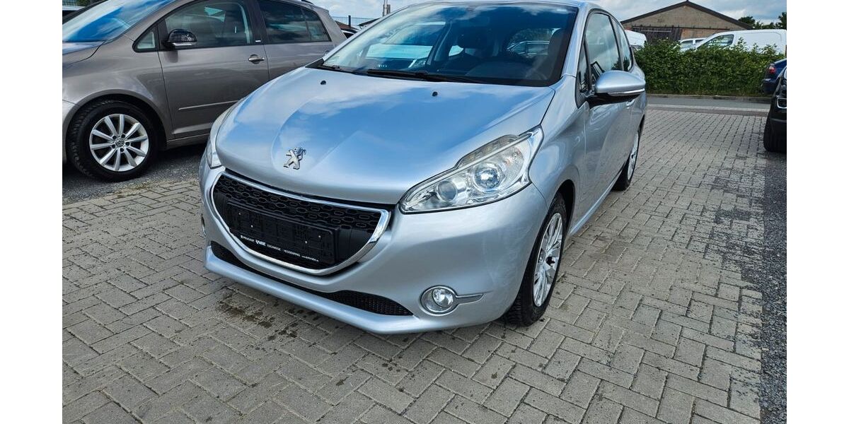 Peugeot 208 101.235 km 4.950 € Calden 34379