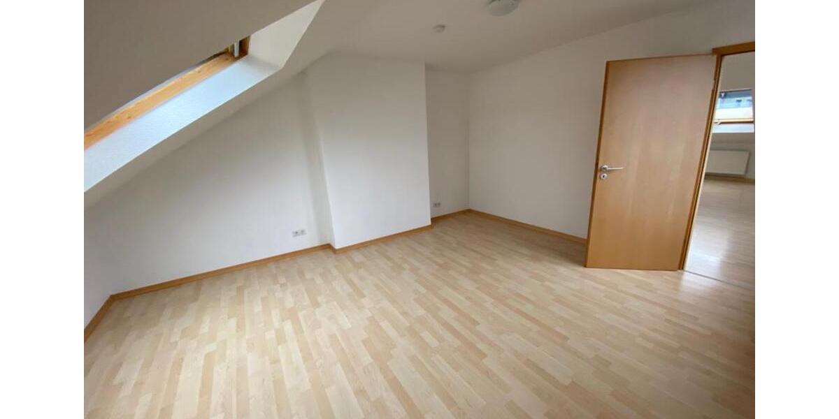 Etagenwohnung Kassel Bettenhausen - 3 Zimmer, 102 m&sup2;, 900&euro; | Angebot:25929939