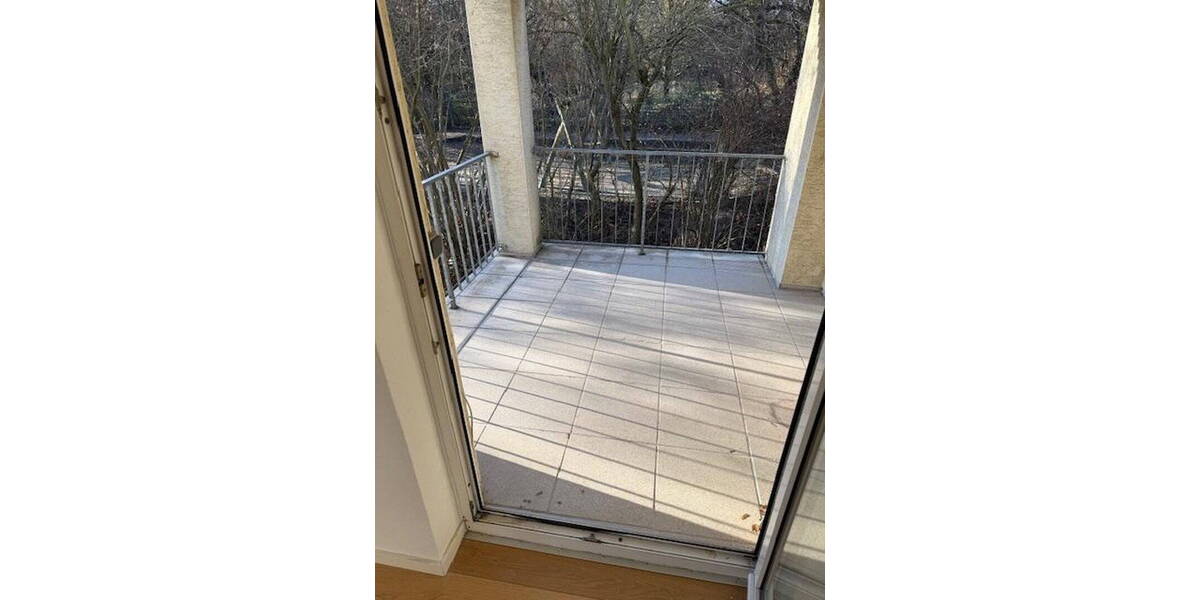 Etagenwohnung Kassel Harleshausen - 4 Zimmer, 113 m&sup2;, 1.250&euro; | Angebot:26483762