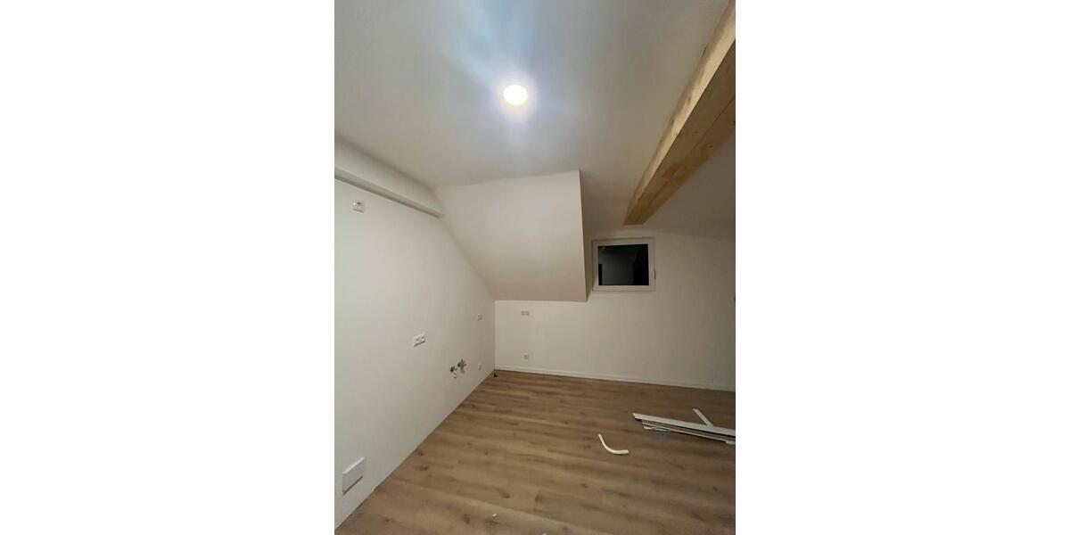 Kernsanierte 3-Zimmer-1. OG-Wohnung in Ahnatal-Weimar - KFW70 3 zimmer