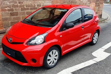 Toyota Aygo (X) 120.300 km 3.950 &euro; Witzenhausen 37215