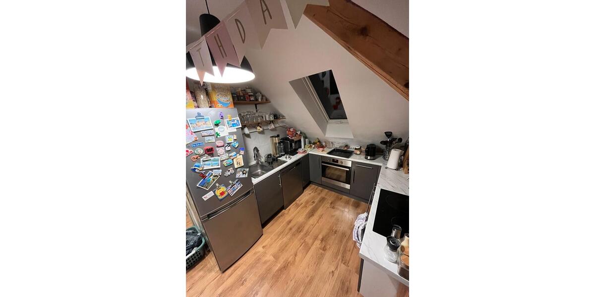 Dachgeschoßwohnung Kassel Vorderer Westen - 16 Zimmer, 280 m&sup2;, 800.000&euro; | Angebot:25907751