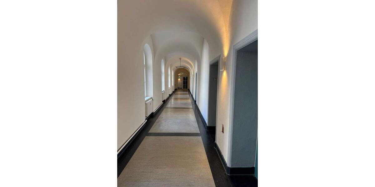 Repräsentative Büro-Praxisfläche in herrschaftlichem Gebäude 1 zimmer