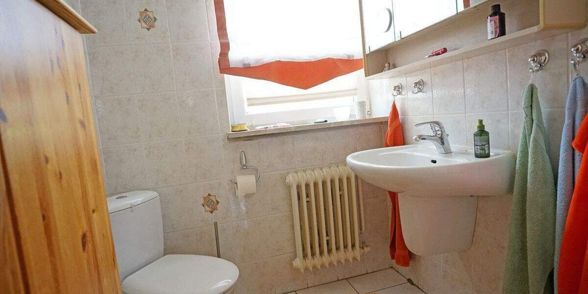 Doppelhaushälfte Kaufungen / Oberkaufungen Oberkaufungen - 7 Zimmer, 202 m&sup2;, 280.000&euro; | Angebot:25139920