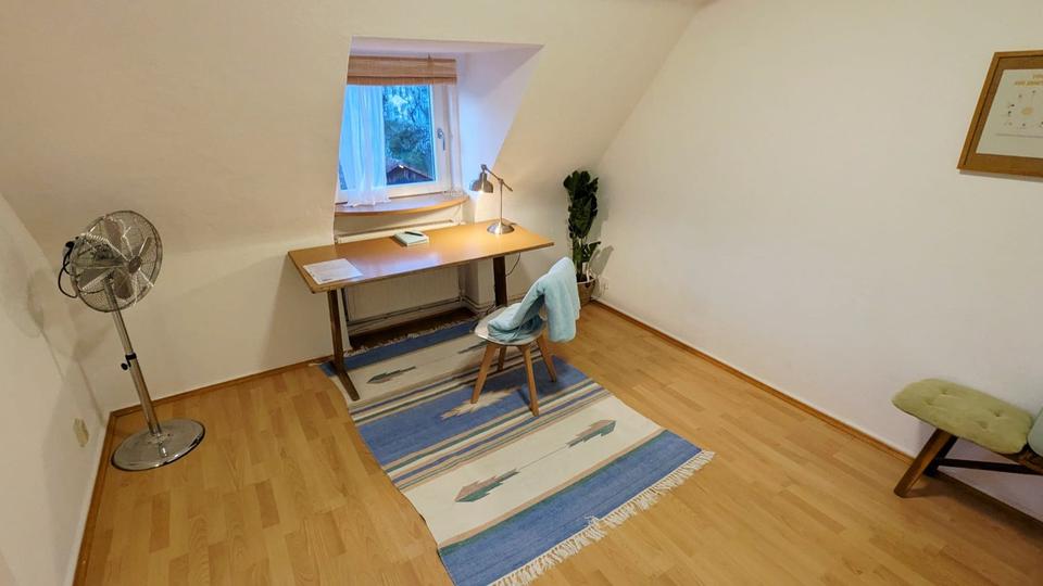 Dachgeschoßwohnung Kassel Fasanenhof - 2.5 Zimmer, 58 m&sup2;, 160.000&euro; | Angebot:27078112