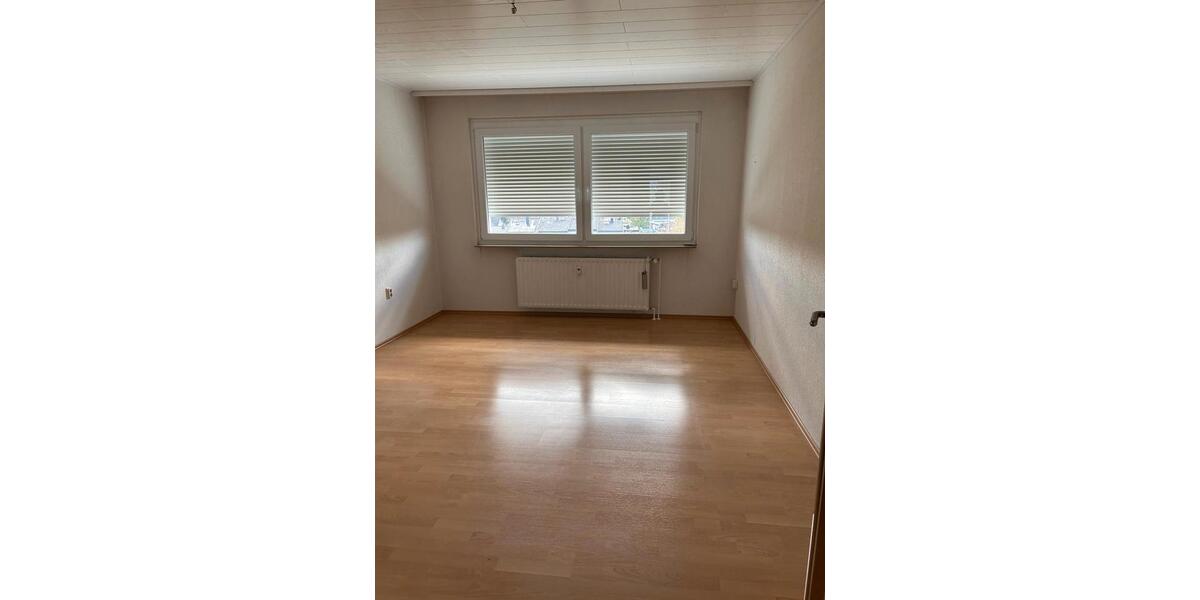 Etagenwohnung Baunatal - 3 Zimmer, 90 m&sup2;, 880&euro; | Angebot:26265656