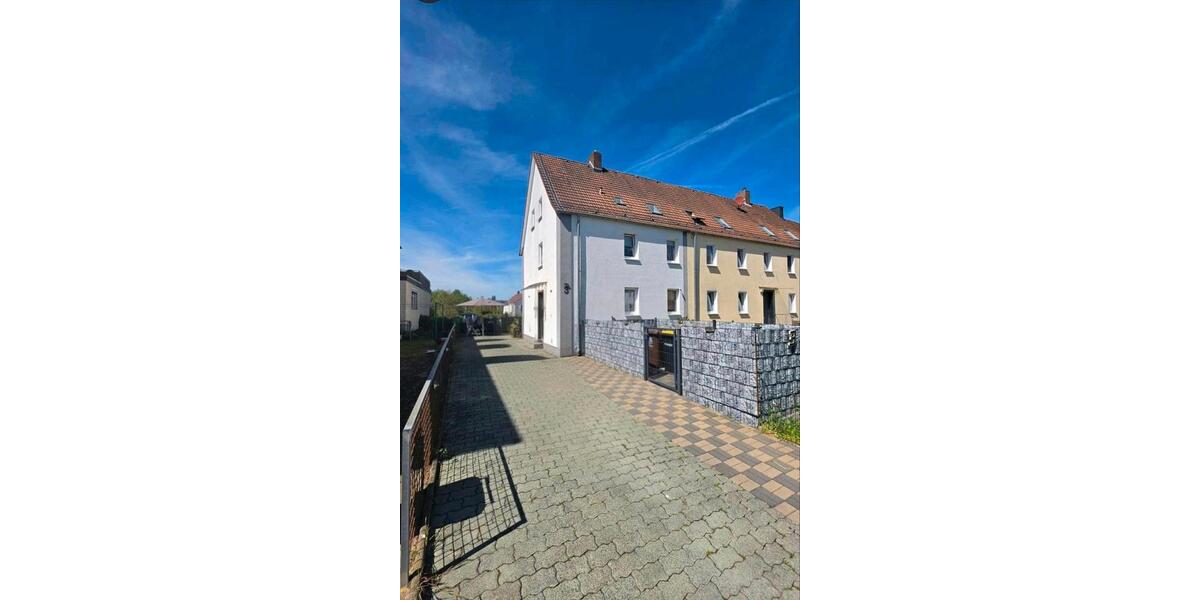 Reihenhaus Lohfelden - 8 Zimmer, 125 m&sup2;, 320.000&euro; | Angebot:27189044