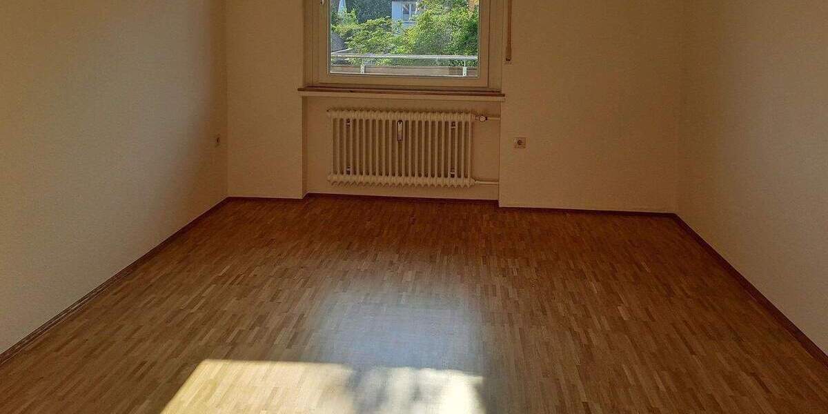 Sehr schöne 4-5-Zimmerwohnung mit großem Balkon in Kassel-Harleshausen 4 zimmer