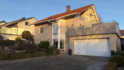 FAMILIENFREUNDLICH - RUHIG GELEGEN - MIT GARTEN - Mehrfamilienhaus, Wohnhaus Bad Emstal | Angebot:27229371