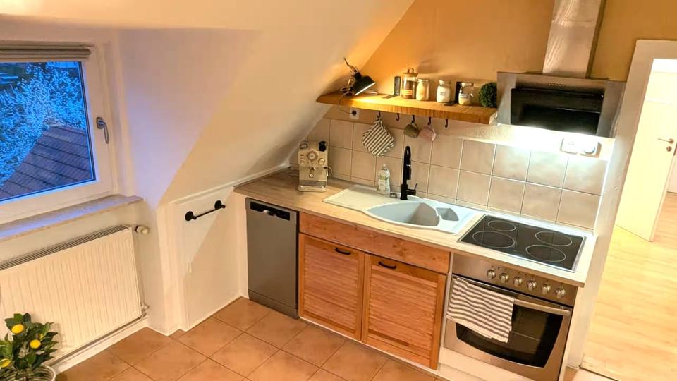 Dachgeschoßwohnung Kassel Fasanenhof - 2.5 Zimmer, 58 m&sup2;, 160.000&euro; | Angebot:27078112