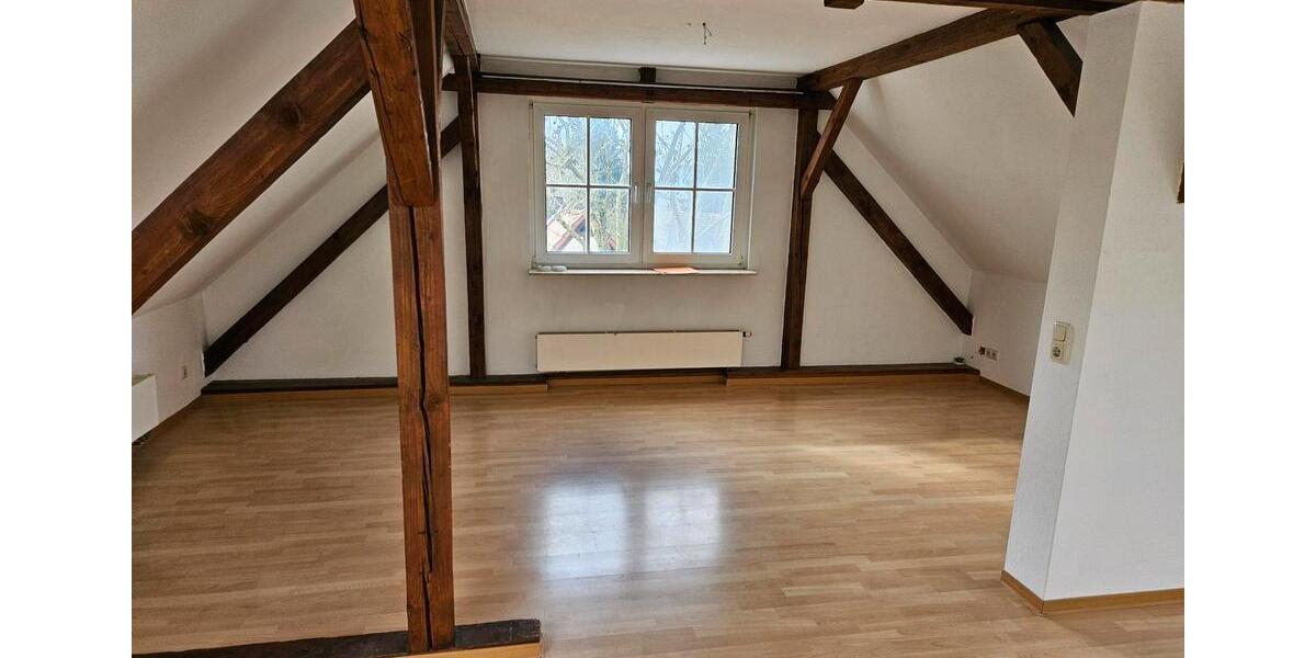 Dachgeschoßwohnung Felsberg - 3 Zimmer, 59 m&sup2;, 600&euro; | Angebot:25380891