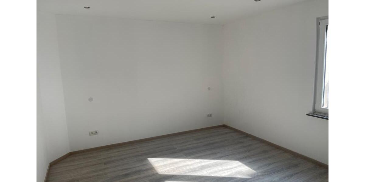 Einfamilienhaus Hofgeismar - 5 Zimmer, 135 m&sup2;, 1.300&euro; | Angebot:25641966